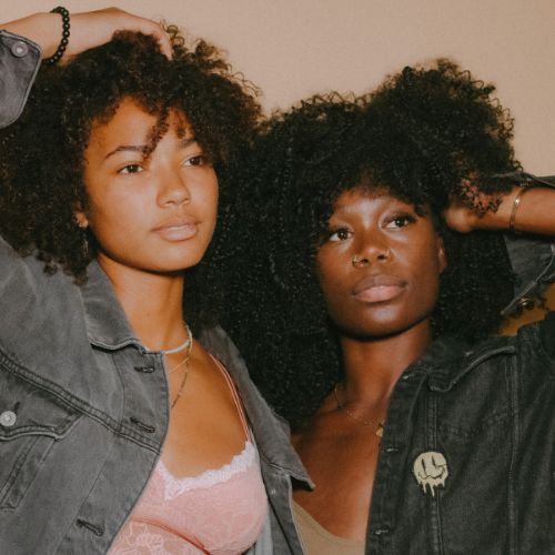 The Ultimate Guide to Frizz-Free Curls