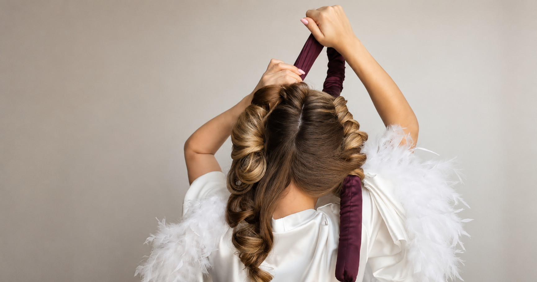  How to Make Heatless Curls Last — The Products That Actually Hold (Without Hairspray)